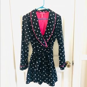 Betsy Johnson Polka-dotted fleece robe, size M